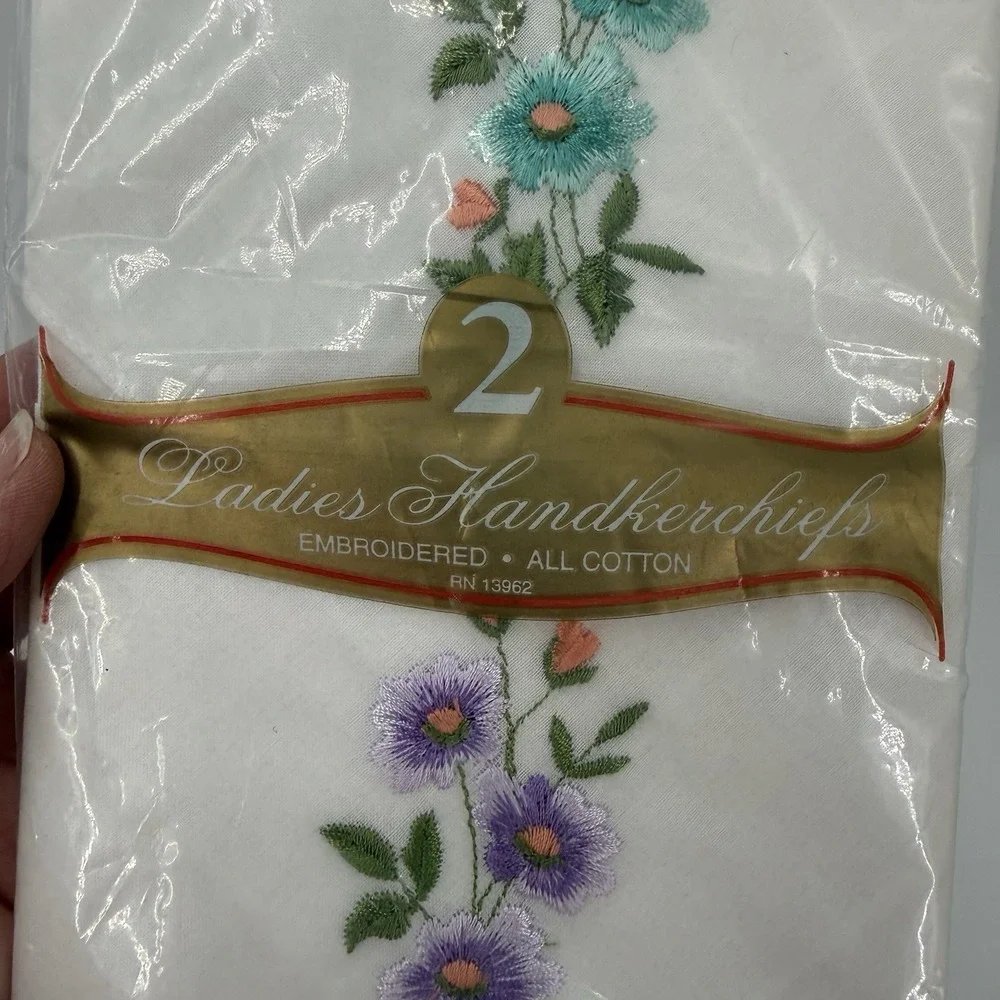 Axxents Ladies Embroidered Handkerchiefs Set Of 2 100% Cotton New In Package NIB
